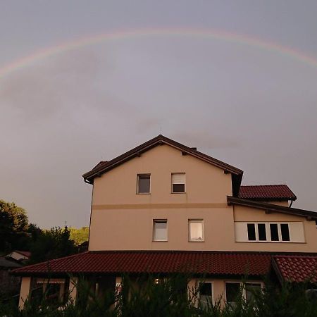 Dobra Hisa Zdravja Cicarija Hotel Golac Exterior foto