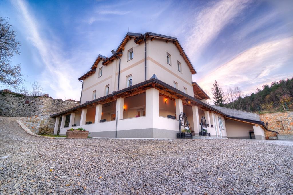 Dobra Hisa Zdravja Cicarija Hotel Golac Exterior foto