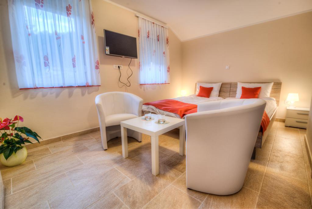 Dobra Hisa Zdravja Cicarija Hotel Golac Exterior foto