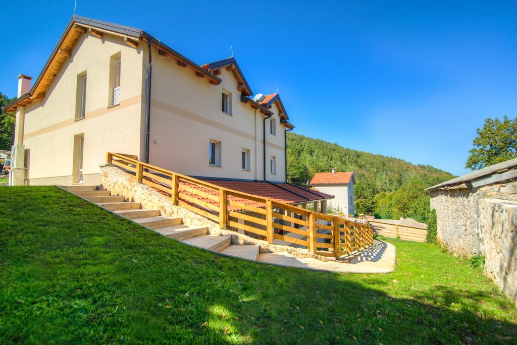 Dobra Hisa Zdravja Cicarija Hotel Golac Exterior foto