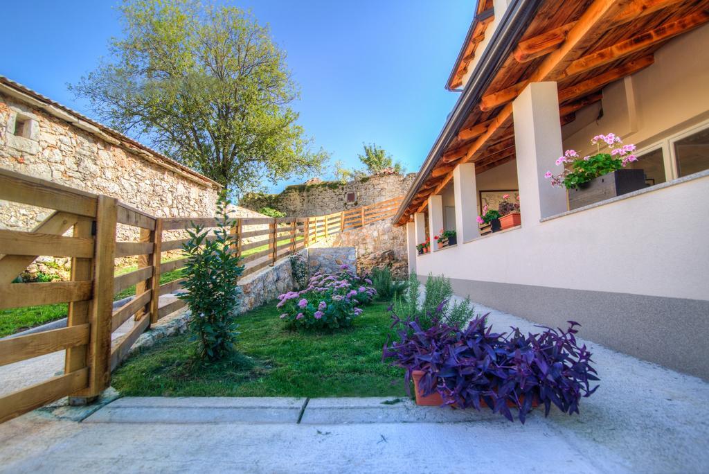 Dobra Hisa Zdravja Cicarija Hotel Golac Exterior foto